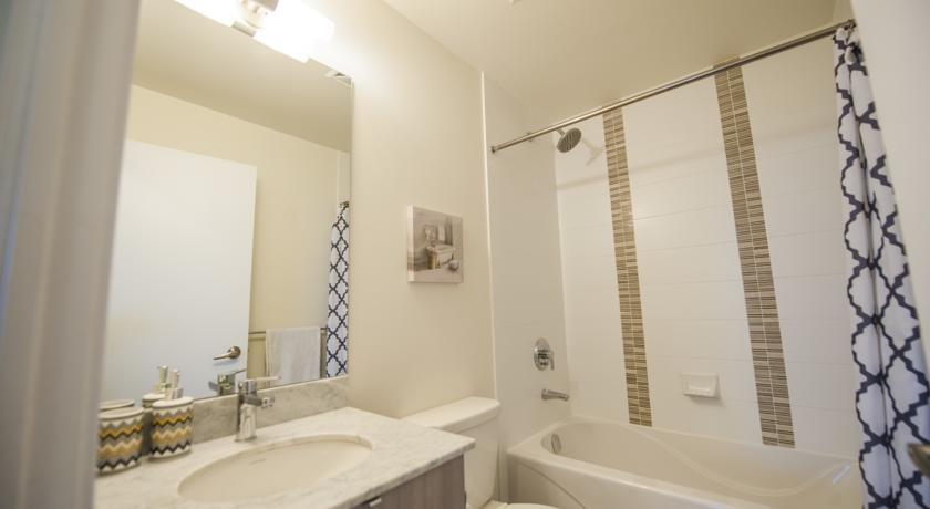 Accurate Plus Furnished Apartment- Brickstone Mews Mississauga Rom bilde